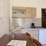 Xenius Zeus In Apartamento Kriopigi