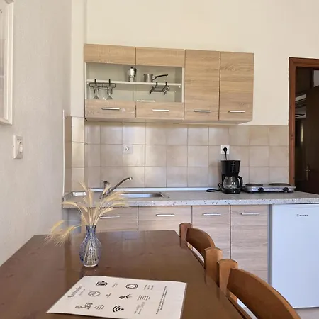 Xenius Zeus In Appartamento Kriopigi